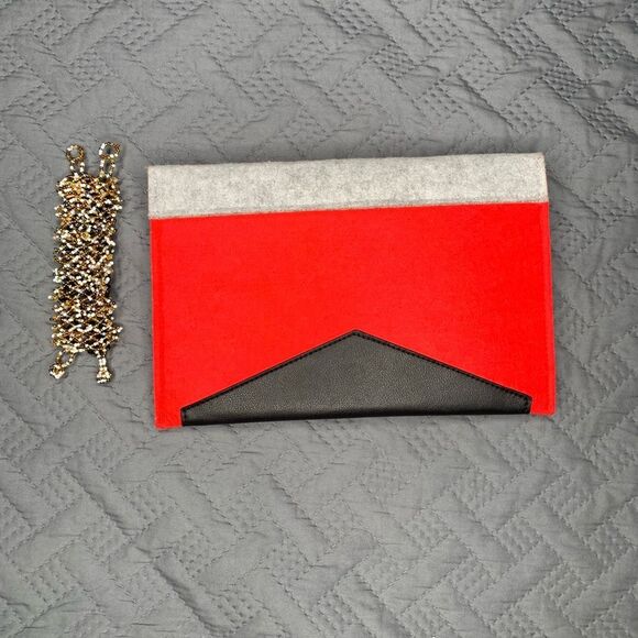 Elegant Red and Gray Women's Clutch and Bracelet - Picture 5 of 7